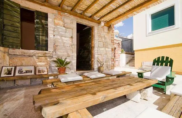 Apartmani Lucija1897 Starigrad Paklenica
