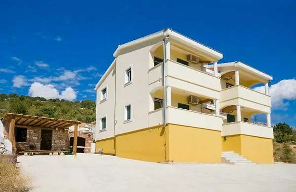 Appartamento Apartmani Lucija1897 Starigrad Paklenica